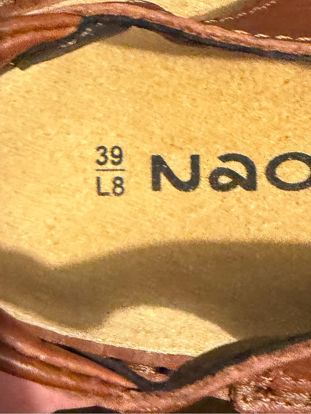 Naot Enid Banded Sandal Soft Chestnut Straps Arch Support Worn Once Size 8 - Picture 9 of 9